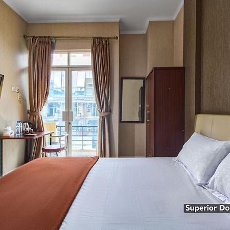 Hotel Arjuna Bekasi Bagian luar foto