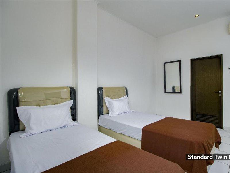 Hotel Arjuna Bekasi Bagian luar foto