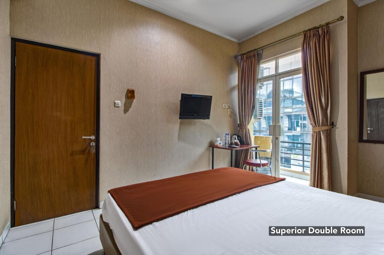 Hotel Arjuna Bekasi Bagian luar foto