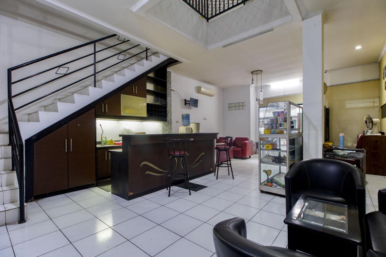 Hotel Arjuna Bekasi Bagian luar foto